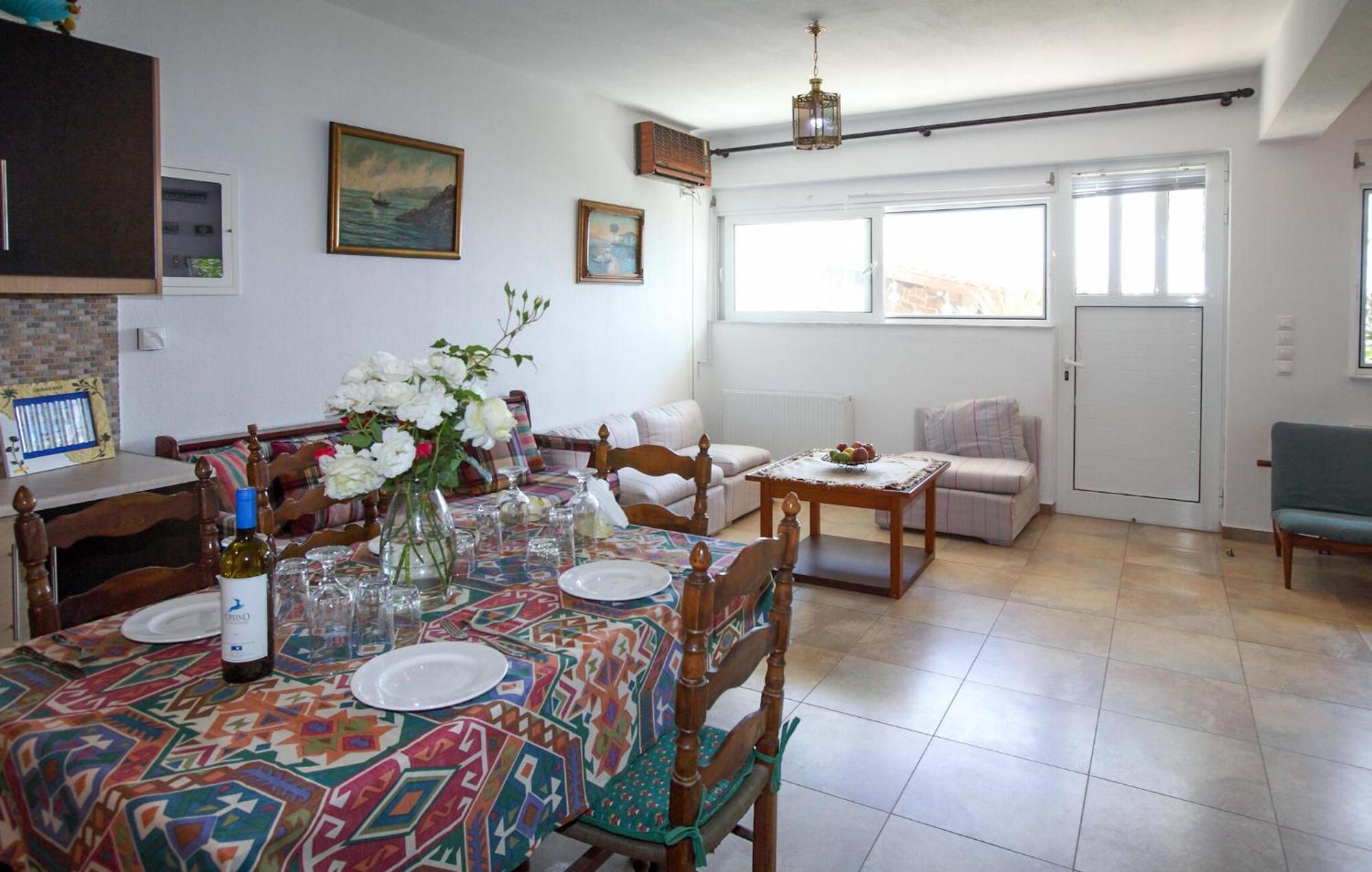 2 Bedroom Stunning Apartment In Keratea Vromopúszi Kültér fotó